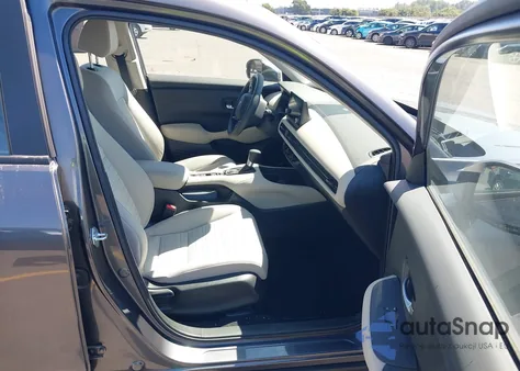 2024 Honda Hr-V Awd Lx z USA, uszkodzony, nr VIN 3CZRZ2H37RM764794